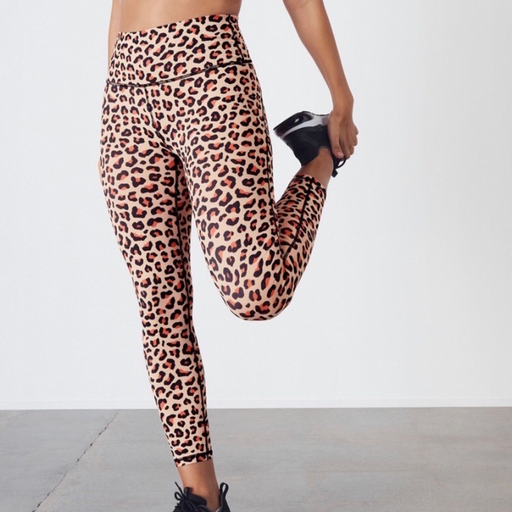 Fabletics cyber cheetah 7/8 pocket leggings